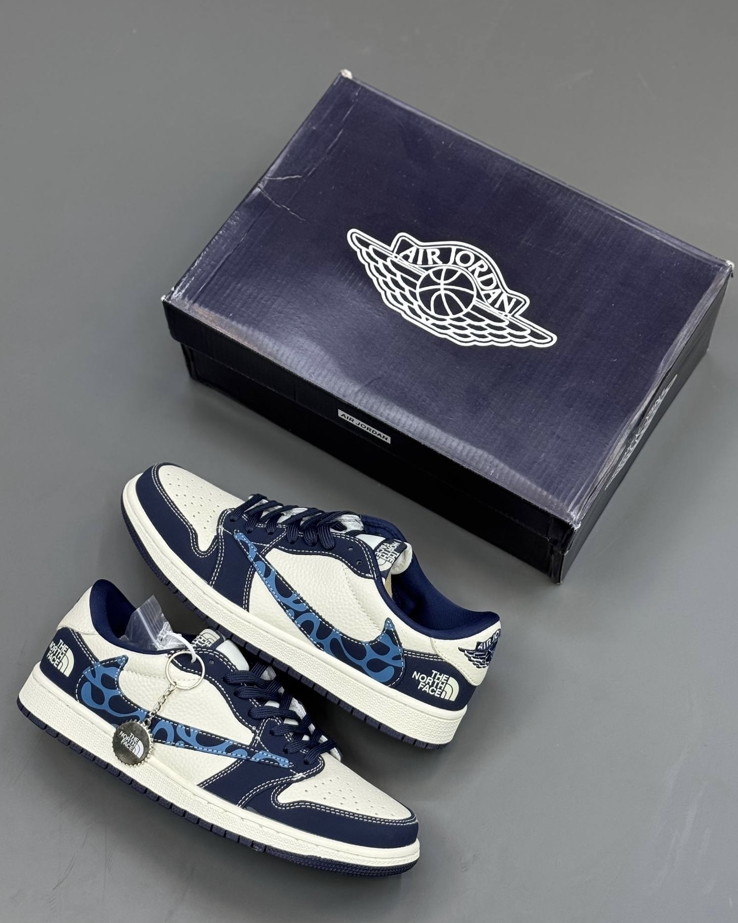 نایک ایر جردن 1 لو تراویس اسکات نورث فیس NIKE AIR JORDAN 1 LOW TRAVIS SCOTT X NORTH FACE سفید سرمه ای