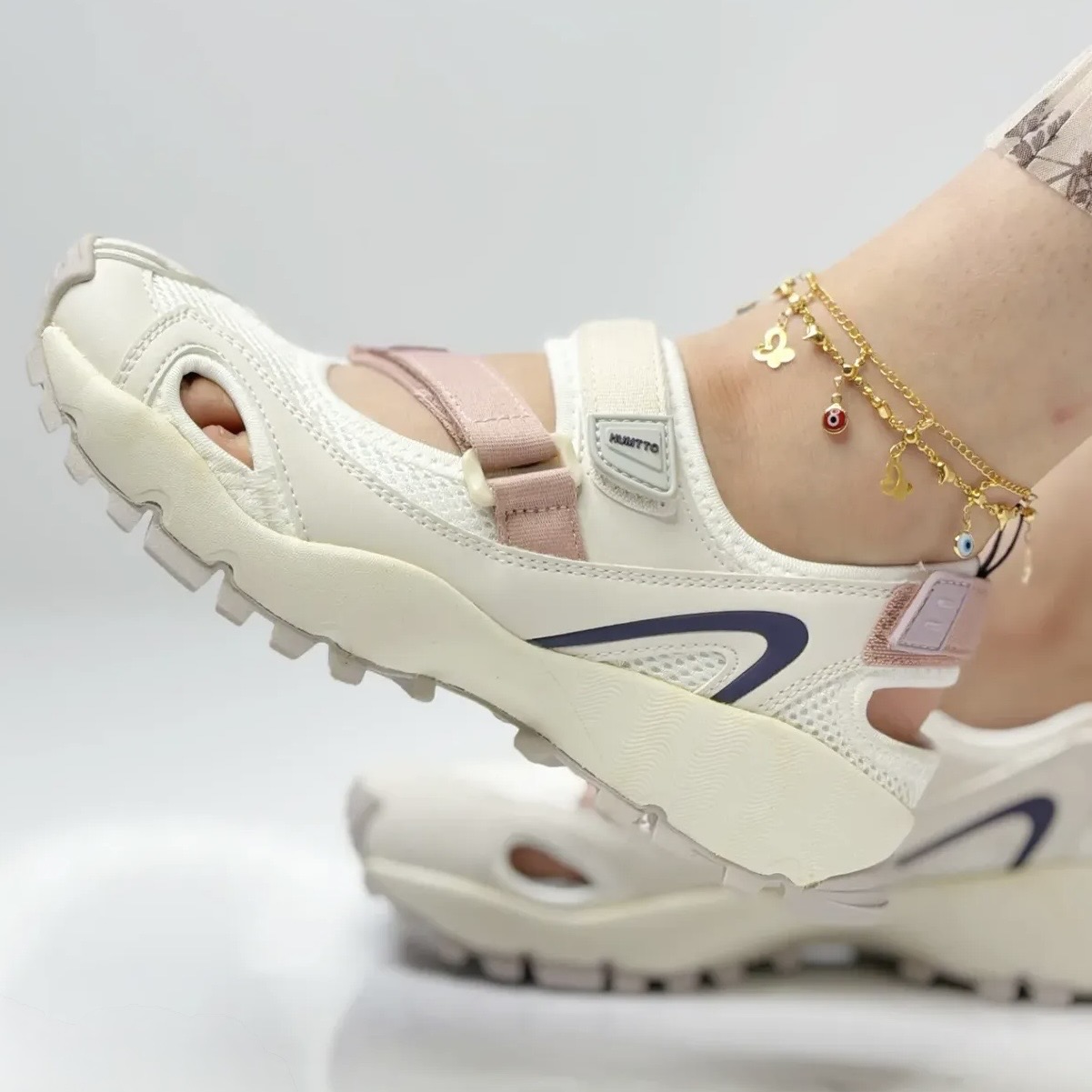 کفش صندل چسبی طبیعت گردی زنانه هامتو Humtto women's sandal