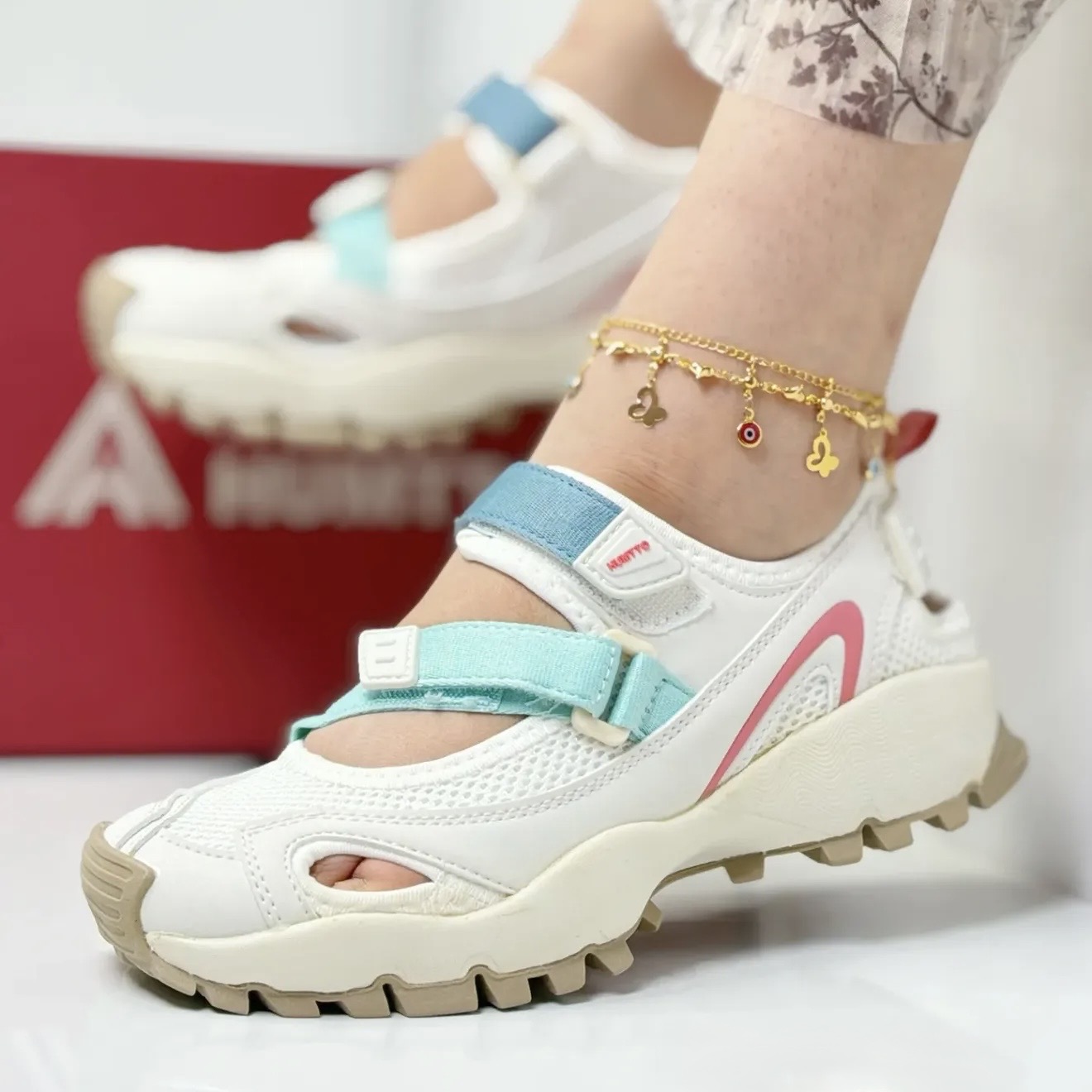 کفش صندل چسبی طبیعت گردی زنانه هامتو Humtto women's sandal