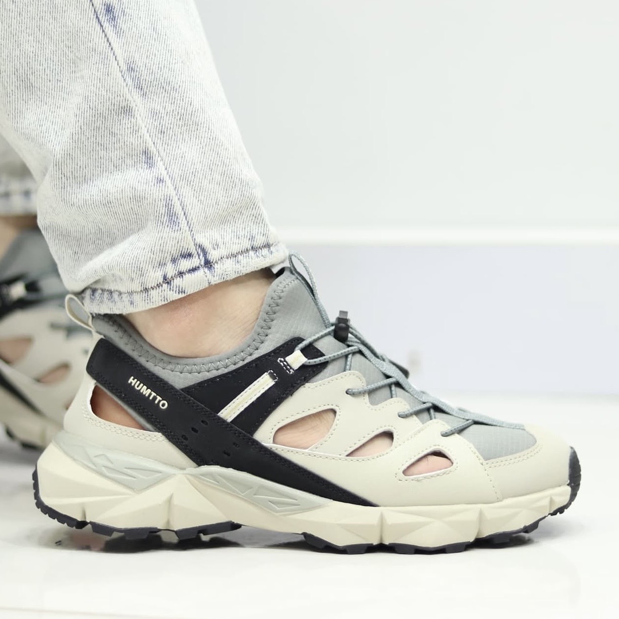 کفش صندل لژدار پیاده روی مردانه هامتو Humtto Men's sandal کرم