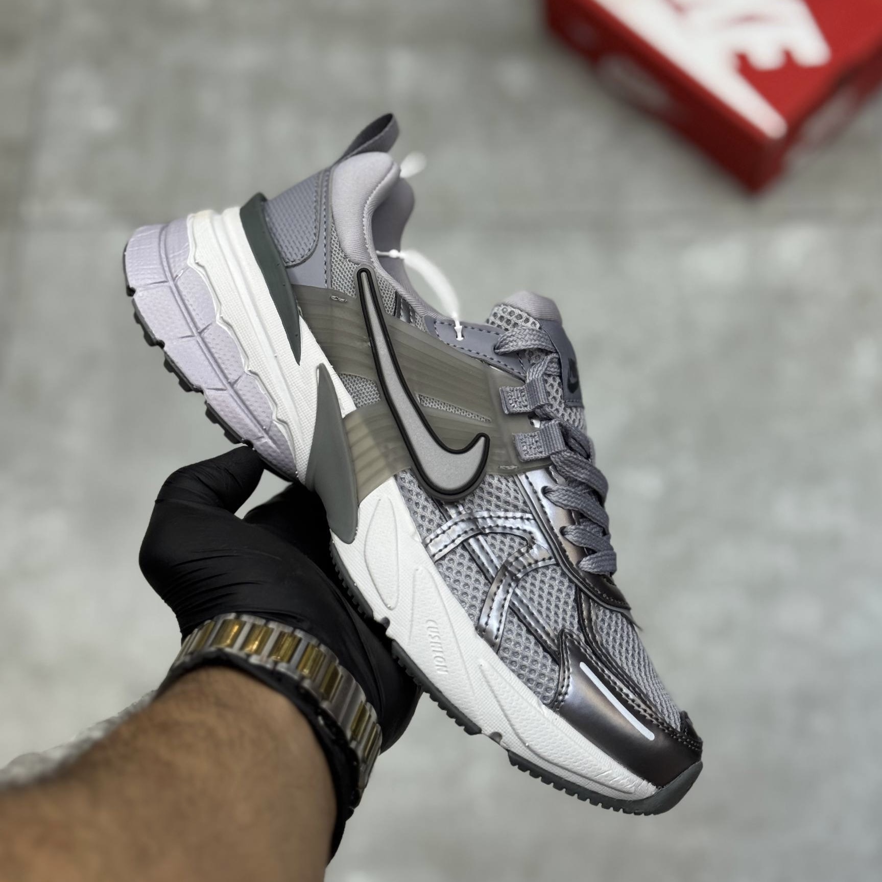 Nike v2k run gray کتونی نایک وی تو کی ویتنام ست زنانه و مردانه طوسی