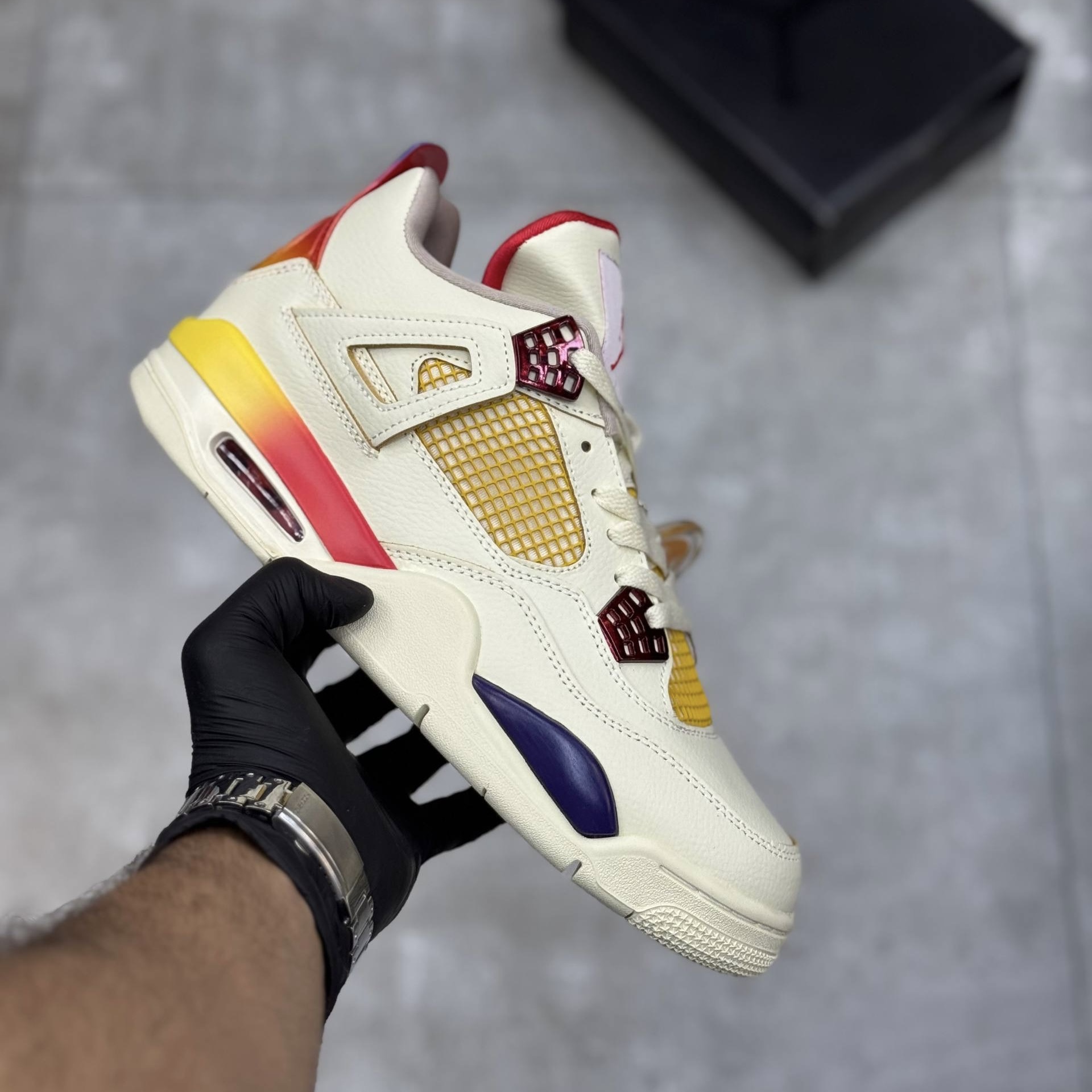 کفش کتونی مردانه نایک ایر جردن 4 رترو Nike Air Jordan 4 Retro کرم نارنجی
