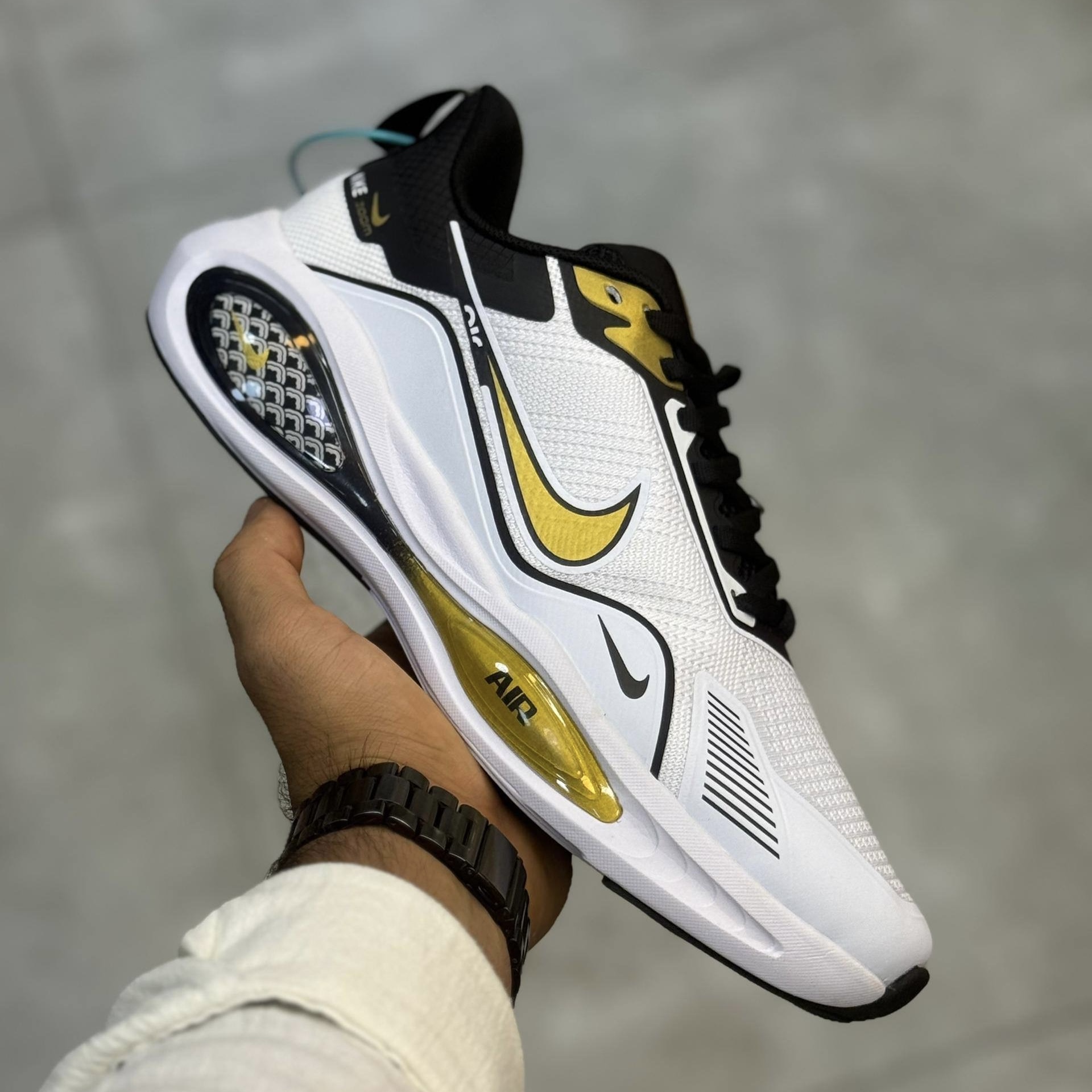 کفش کتونی مردانه نایک ایر زوم روولوشن Nike Air Zoom revolution سفید زرد