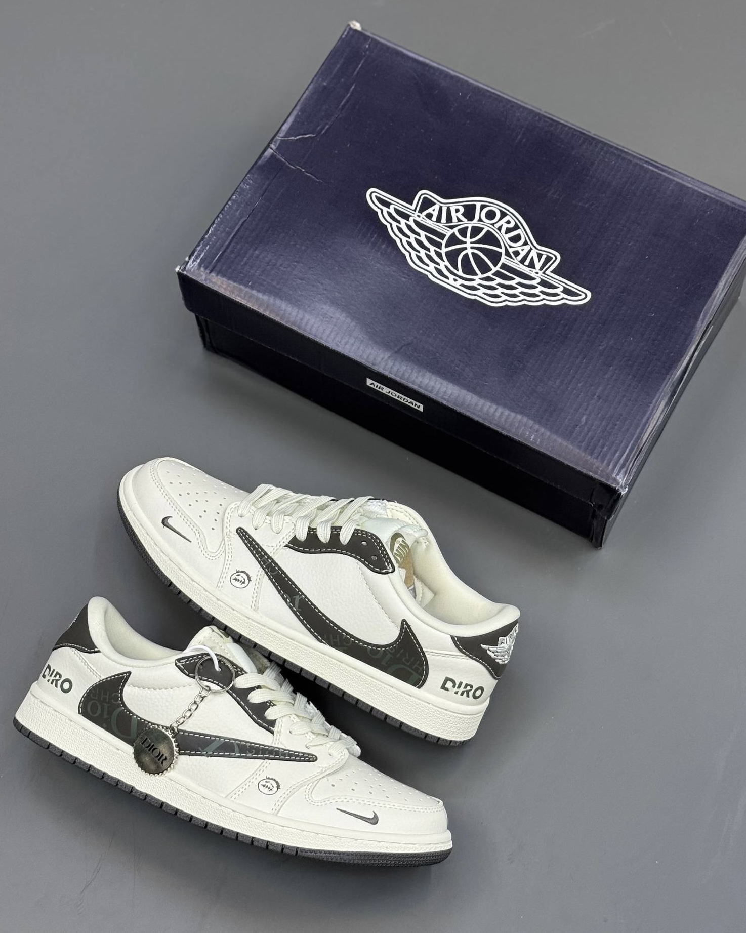 نایک ایر جردن وان لو تراویس اسکات دیور-NIKE AIR JORDAN 1 LOW TRAVIS SCOTT X DIOR سفید قهوه ای