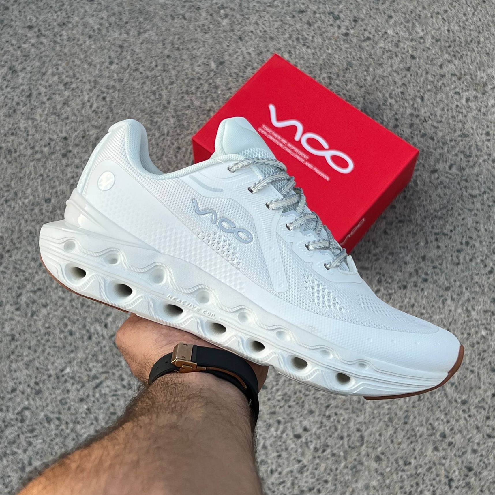 کفش کتونی رانینگ مردانه ری اکتیو کویل ویکو Men's Vico Reactive Coil Running Shoes تمام سفید