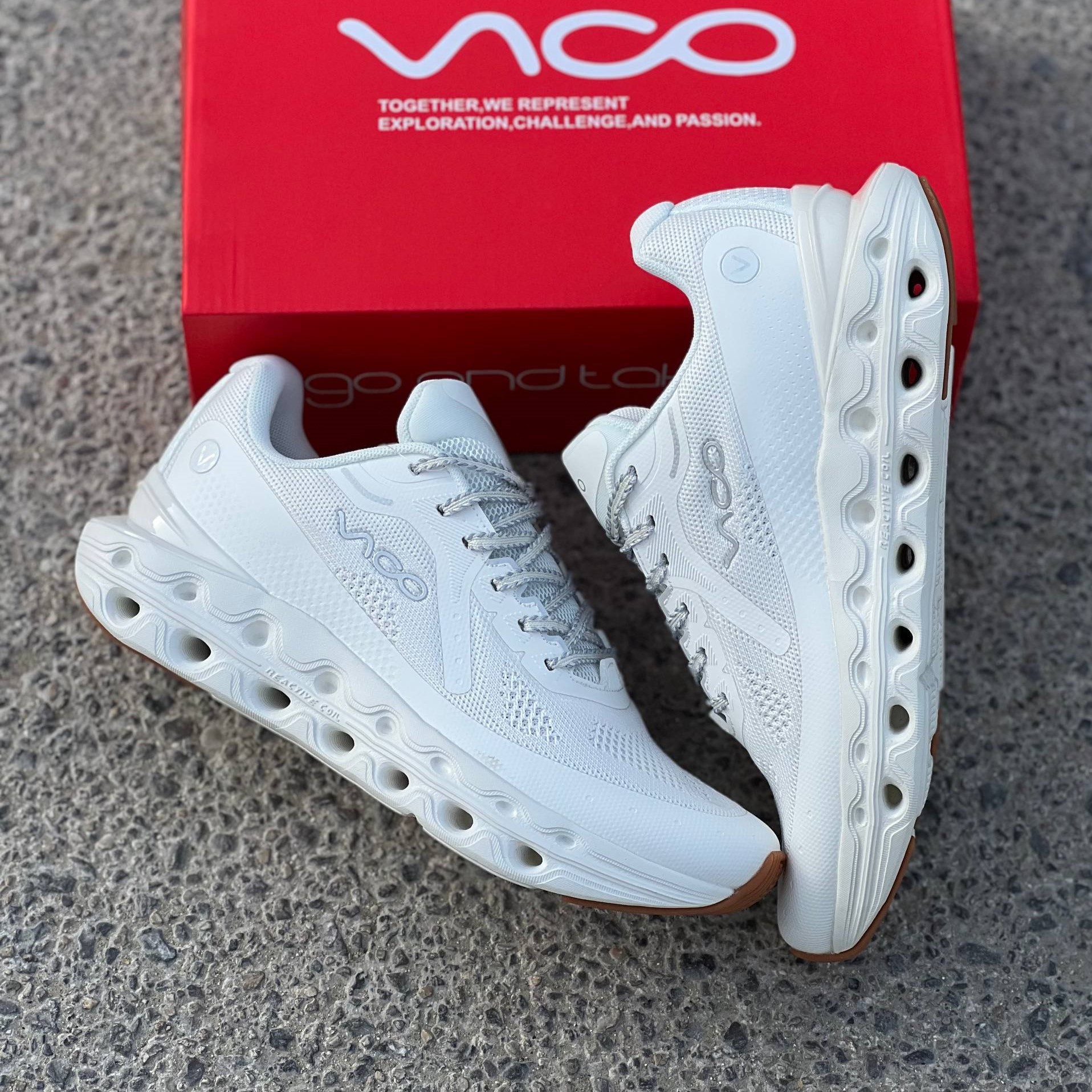 کفش کتونی رانینگ مردانه ری اکتیو کویل ویکو Men's Vico Reactive Coil Running Shoes تمام سفید
