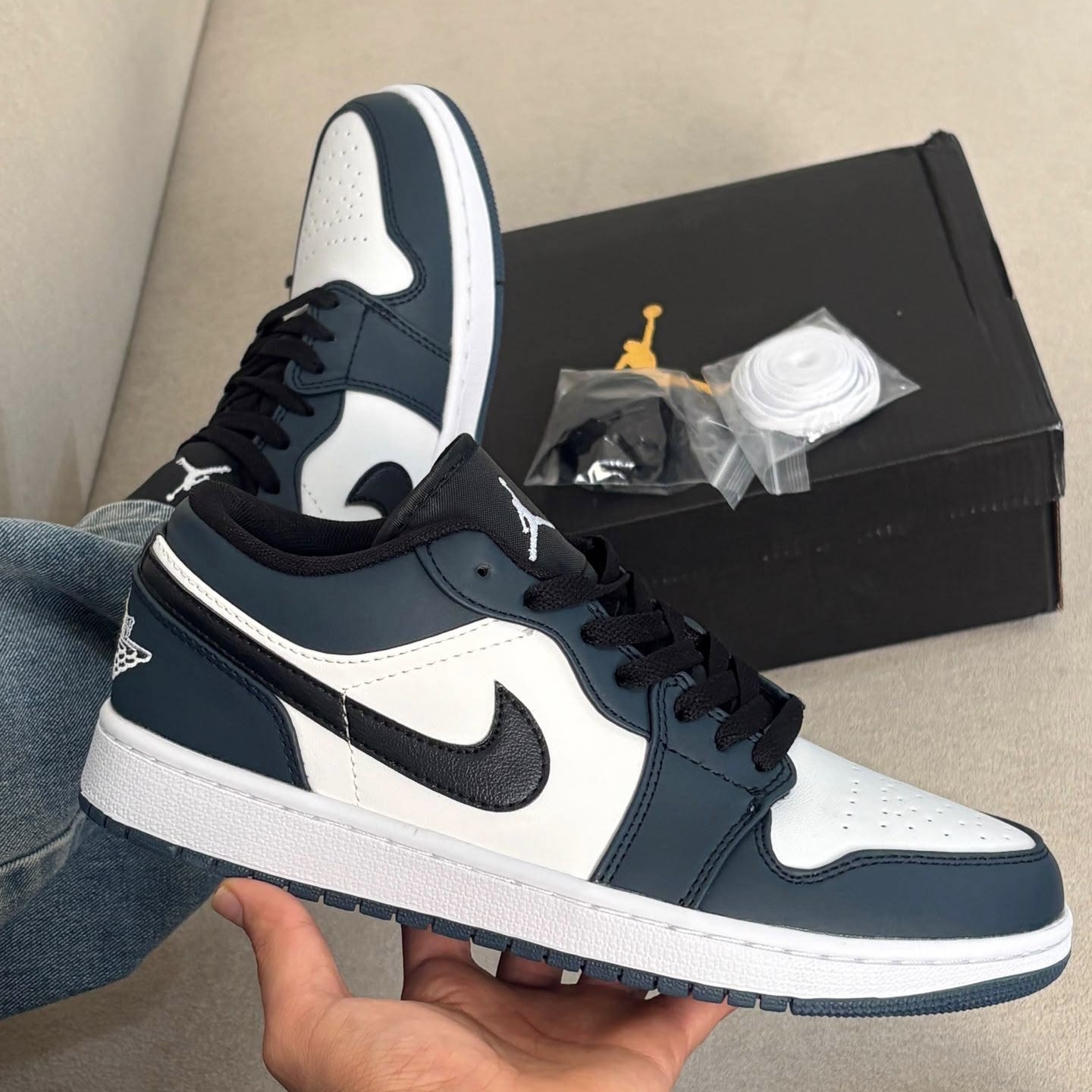 کفش کتونی مردانه نایک ایر جردن 1 لو Nike Air Jordan1 Low Men's Shoes سفید سرمه ای
