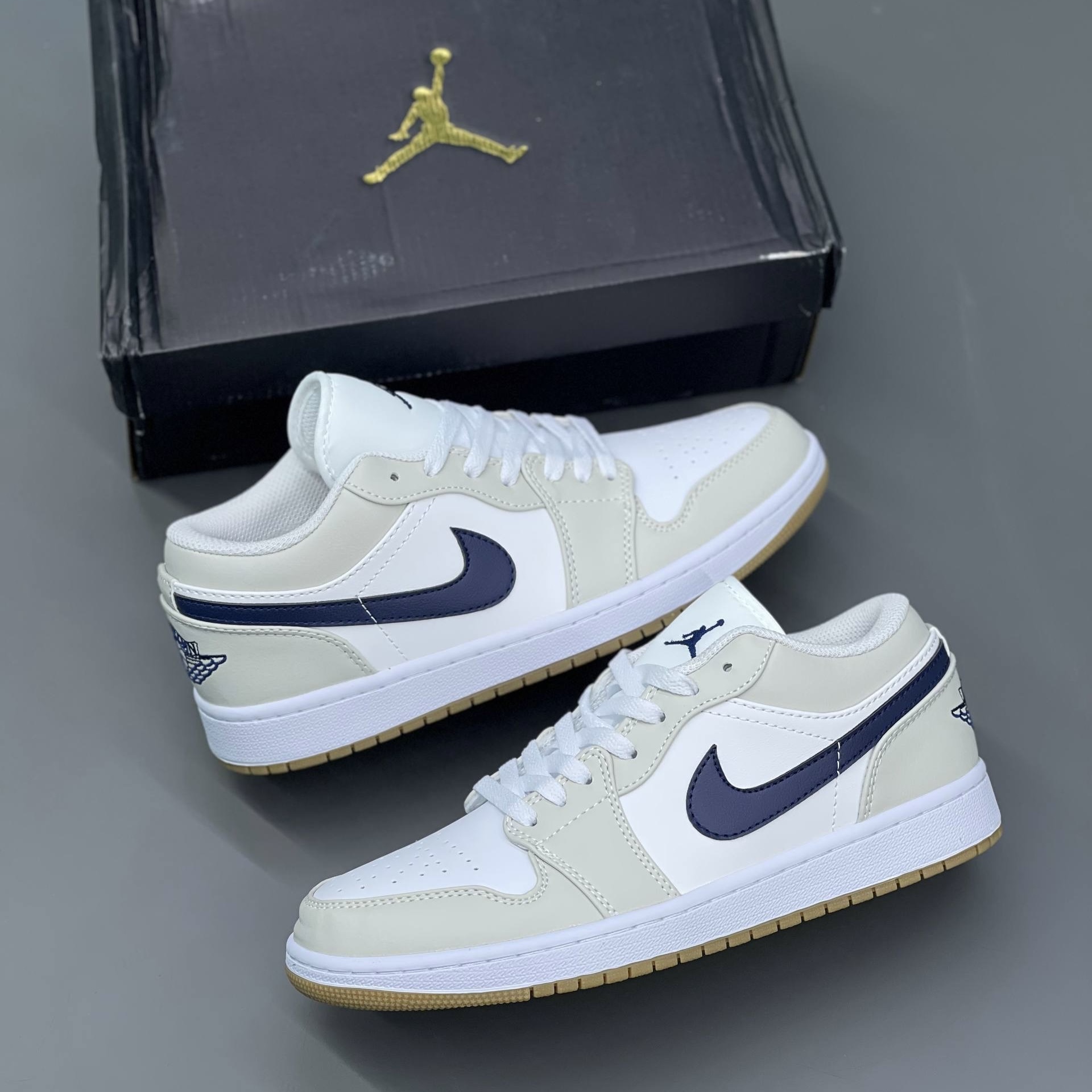 کفش کتونی مردانه نایک ایر جردن 1 لو Nike Air Jordan1 Low Men's Shoes کرم سرمه ای