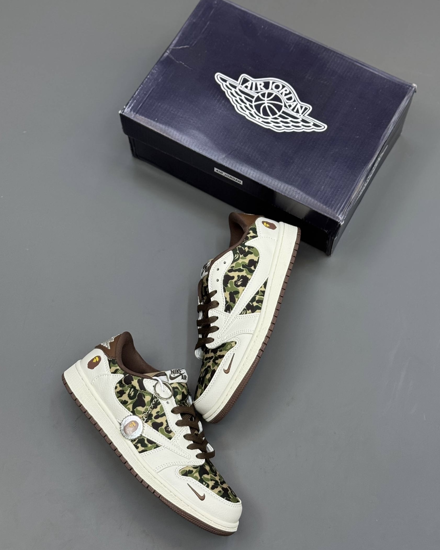 کفش کتونی مردانه نایک ایر جردن 1 تراویس اسکات بیپ Nike Air Jordan 1 Travis Scott X BAPE سفید سبز