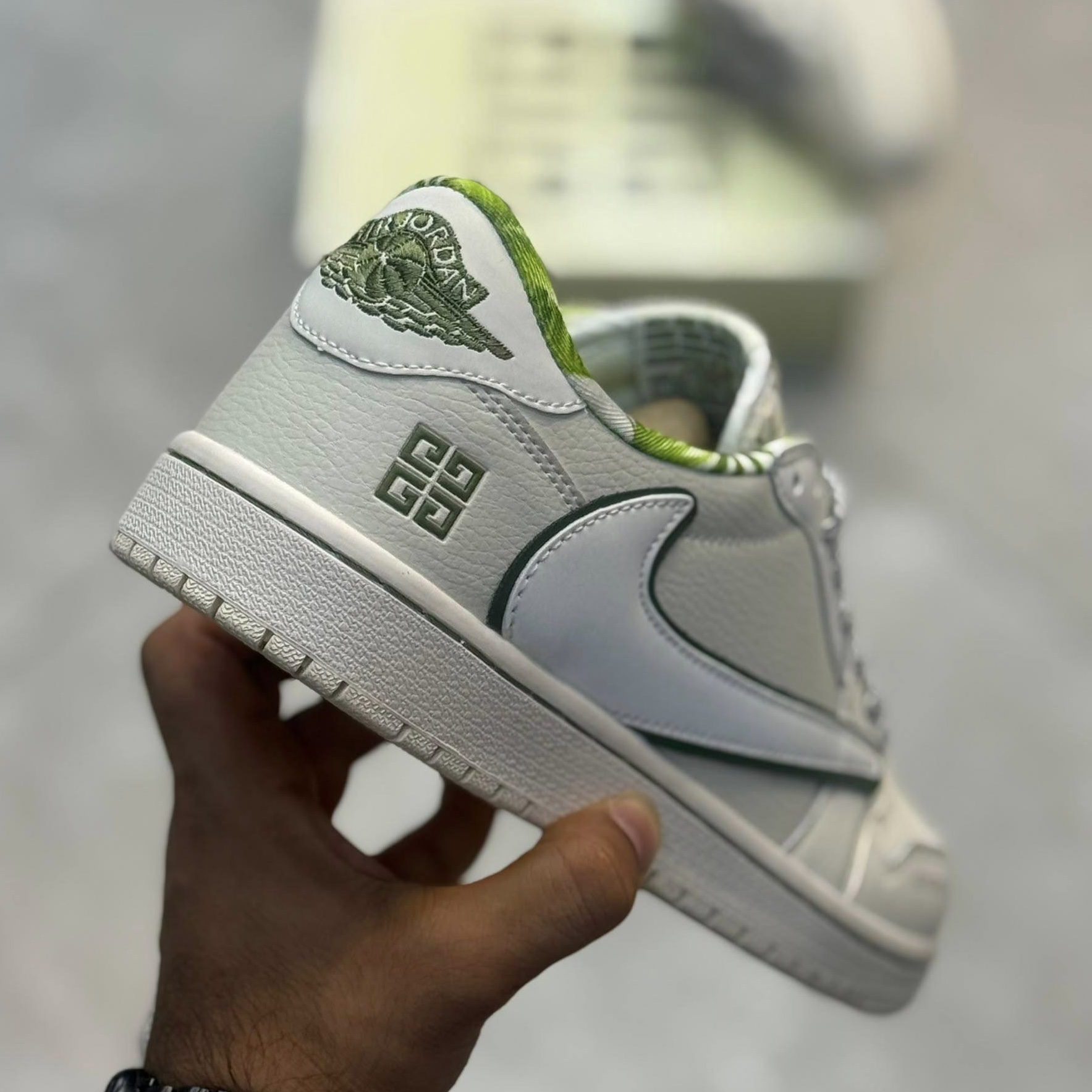 کفش کتونی مردانه نایک ایر جردن 1 لو تراویس اسکات ژیوانشی Nike Air Jordan1 Low Travis Scott Givanchy سفید سبز