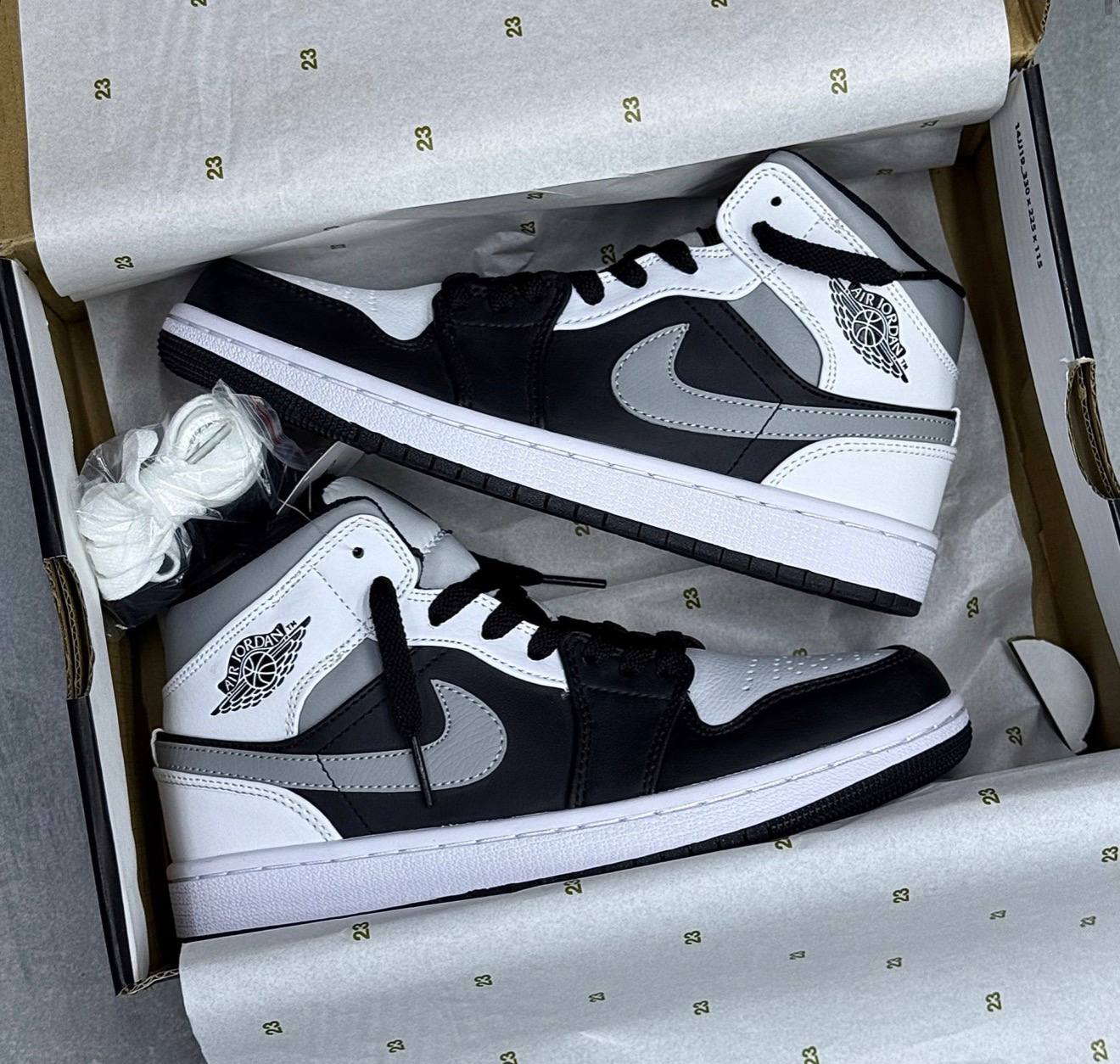 کفش کتونی زنانه نایک ایر جردن ۱ ساقدار شادوو Nike Air Jordan 1 High Shadow 1610 مشکی سفید