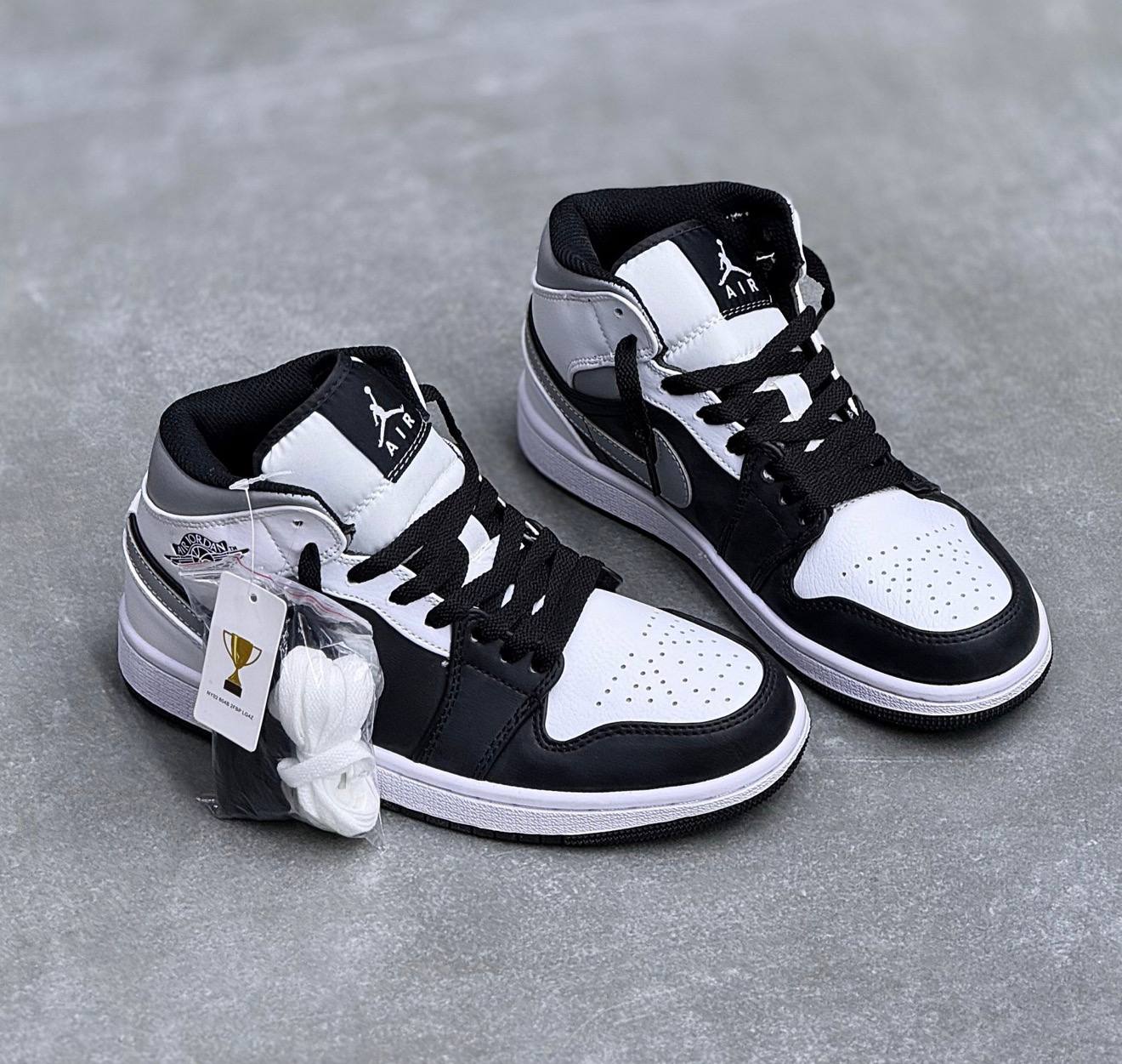 کفش کتونی زنانه نایک ایر جردن ۱ ساقدار شادوو Nike Air Jordan 1 High Shadow 1610 مشکی سفید