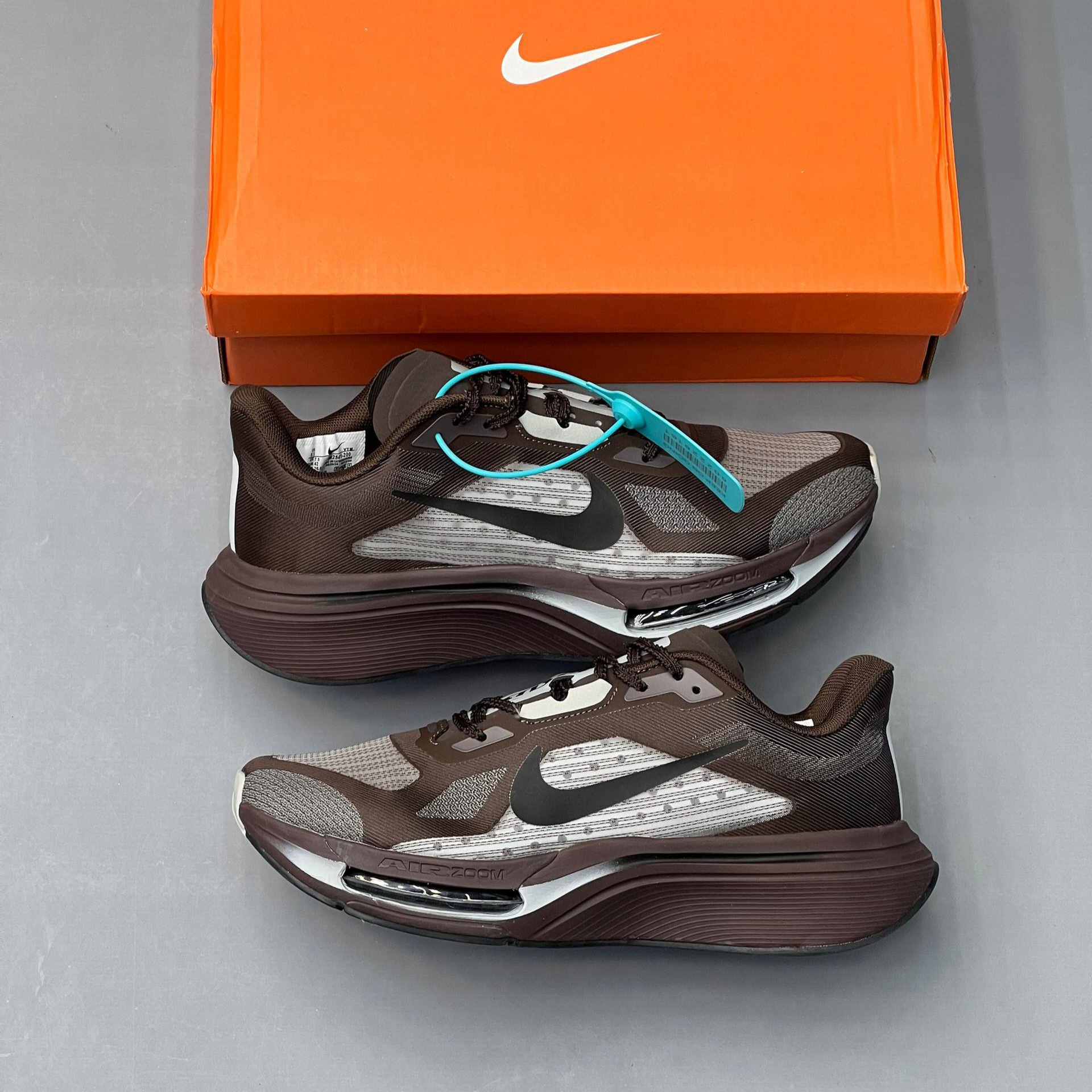 کفش کتونی مردانه نایک ایر زوم پگاسوس پرمیوم Nike Air Zoom Pegasus Premium قهوه ای