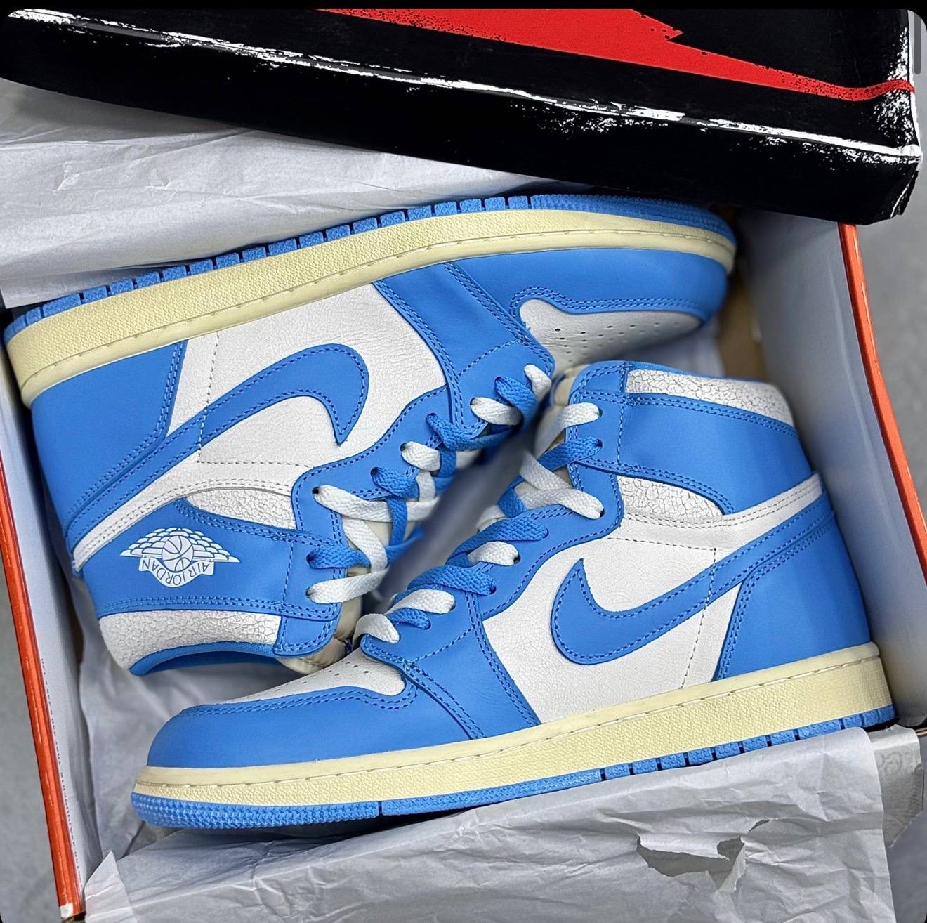 کفش کتونی نایک ایر جردن 1 ساقدار شیکاگو لاست اند فاند Nike Air Jordan 1 Chicago Lost and Found سفید آبی