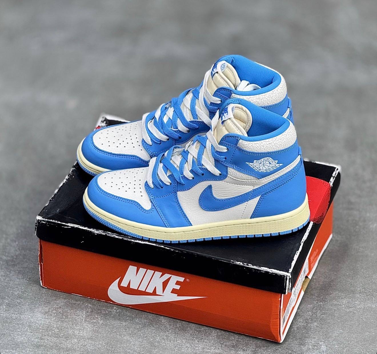 کفش کتونی نایک ایر جردن 1 ساقدار شیکاگو لاست اند فاند Nike Air Jordan 1 Chicago Lost and Found سفید آبی