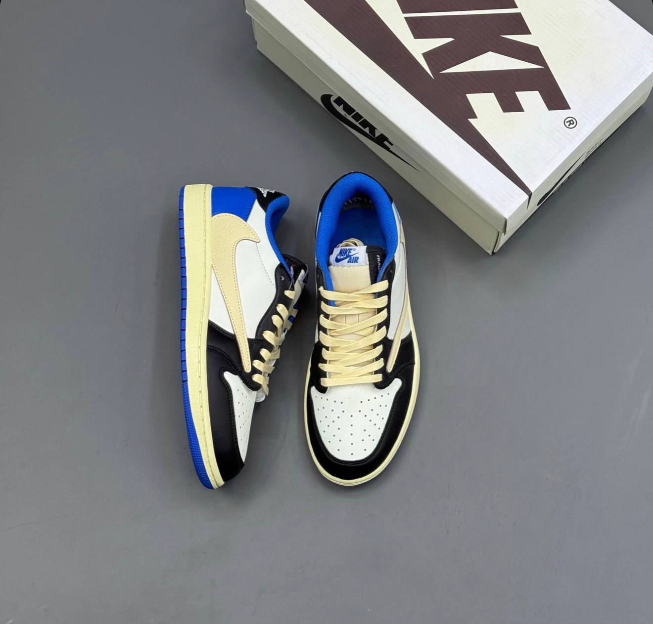 کفش کتونی نایک ایر جردن وان لو تراویس فرگمنت Nike Air Jordan 1 Low Travis Scott Fragment کرم مشکی