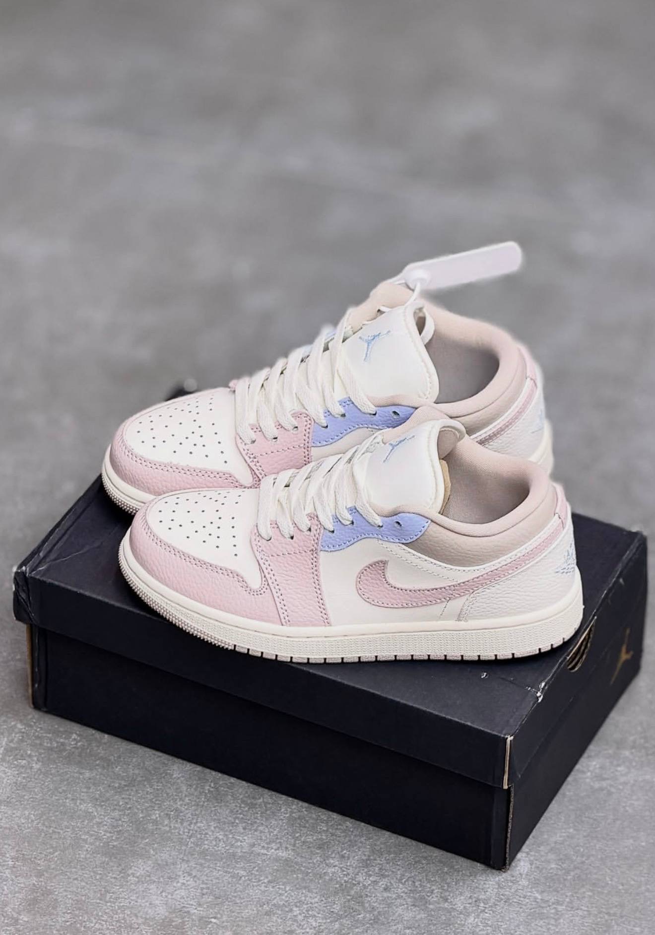 کفش کتونی زنانه نایک ایر جردن 1 صورتی رز Nike Air Jordan 1 Low Particle Rose