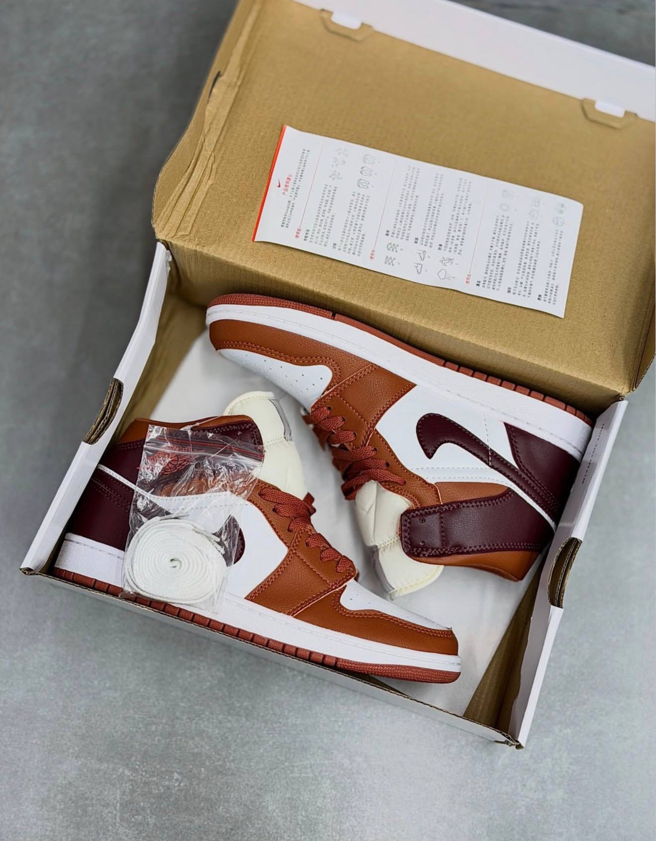 کفش کتونی مردانه نایک ایر جردن 1 ساقدار هلویی مات Nike Air Jordan 1 Dusty Peach