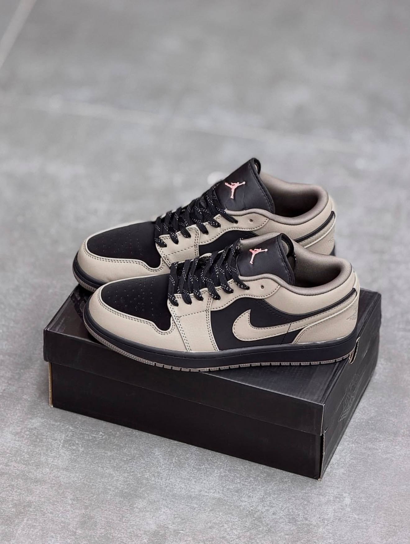کفش کتونی مردانه نایک ایر جردن 1 نسکافه ای Nike Air Jordan 1 Olive Grey