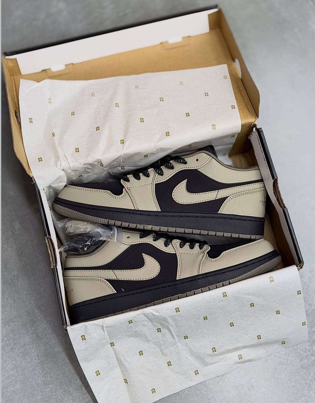 کفش کتونی مردانه نایک ایر جردن 1 نسکافه ای Nike Air Jordan 1 Olive Grey