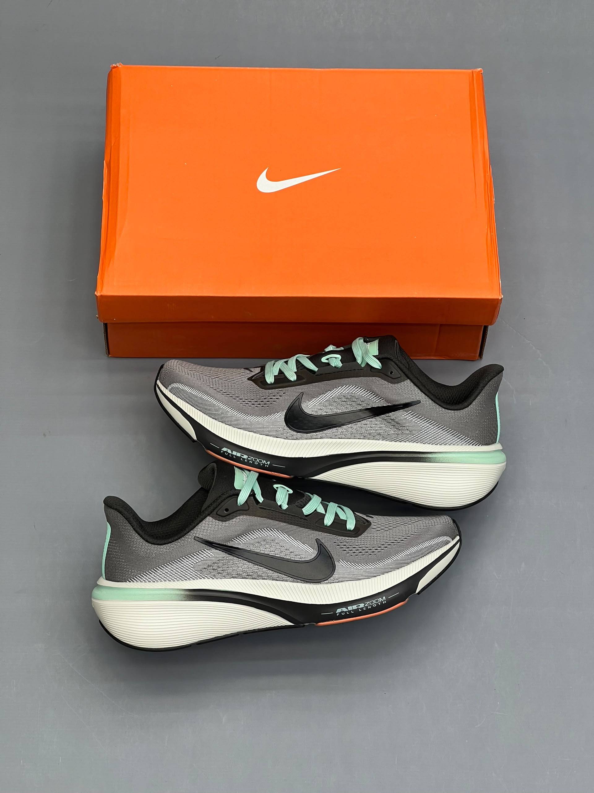 کفش کتونی مردانه نایک ایر زوم پگاسوس Nike Air Zoom Pegasus 42 مشکی طوسی