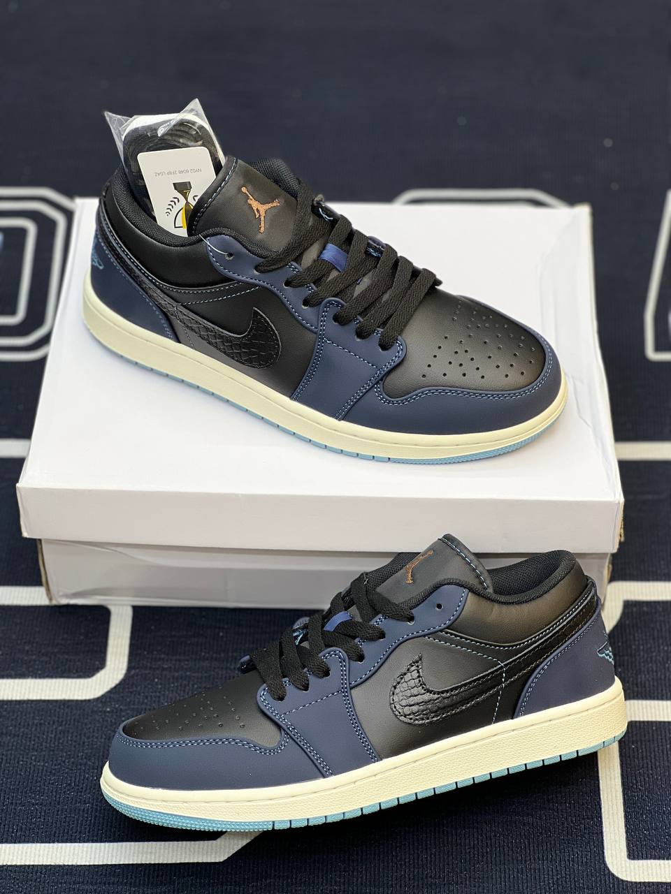 کفش کتونی نایک ایر جردن 1 مشکی سرمه ای ابسیدین پوست ماری Nike Air Jordan 1 Dark Obsidian